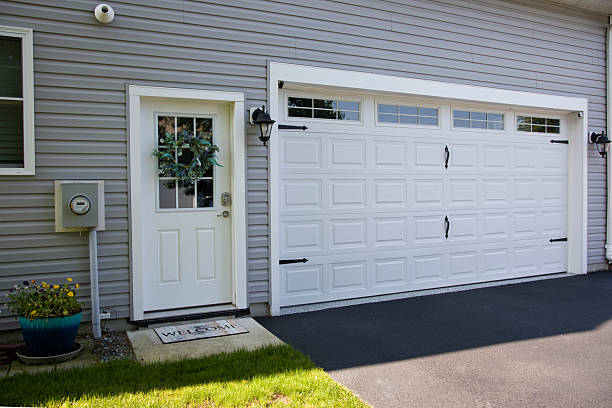 24/7 Emergency Garage Door Panel Replacement experts in Anthem, AZ